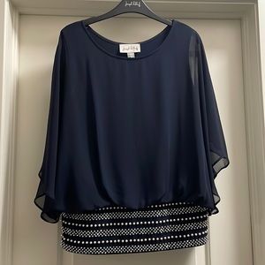 Batwing navy top